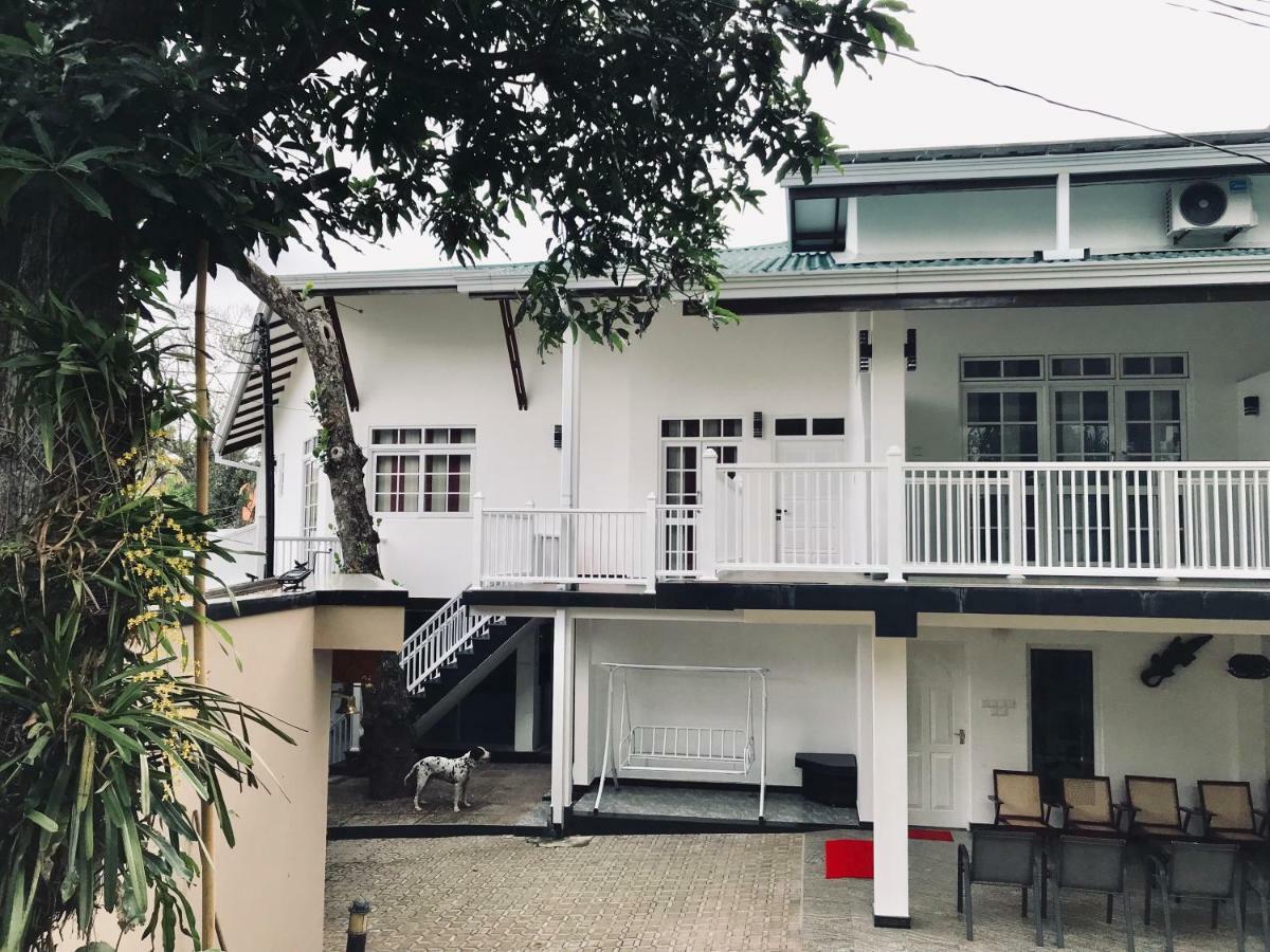 Duvi'S Shelter Bungalow Colombo Exteriör bild