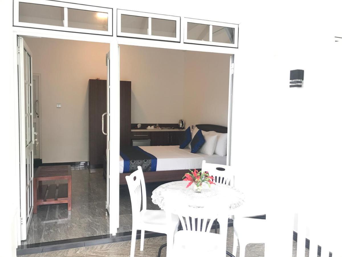 Duvi'S Shelter Bungalow Colombo Exteriör bild