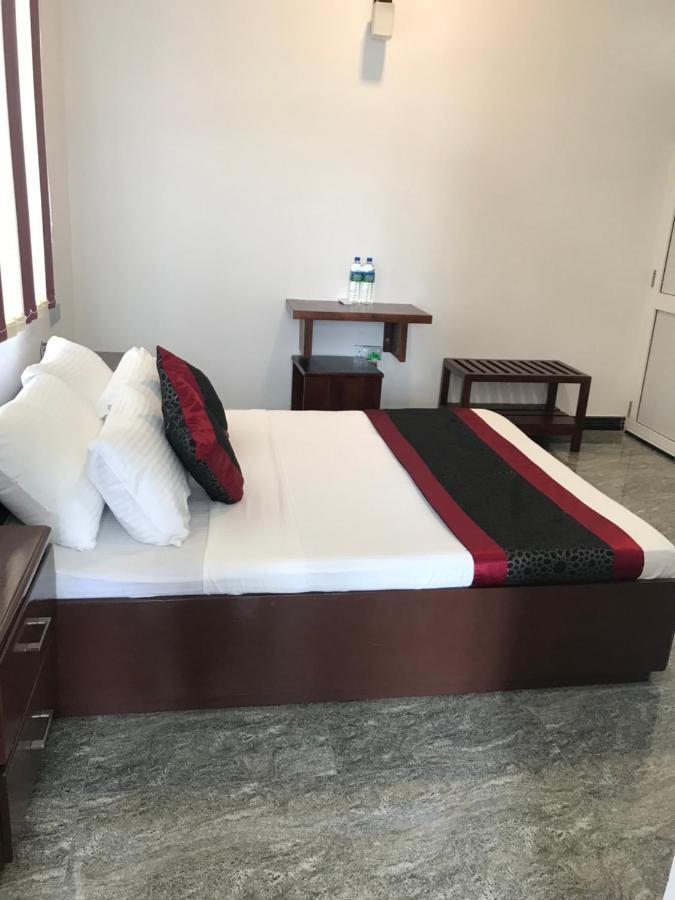 Duvi'S Shelter Bungalow Colombo Exteriör bild